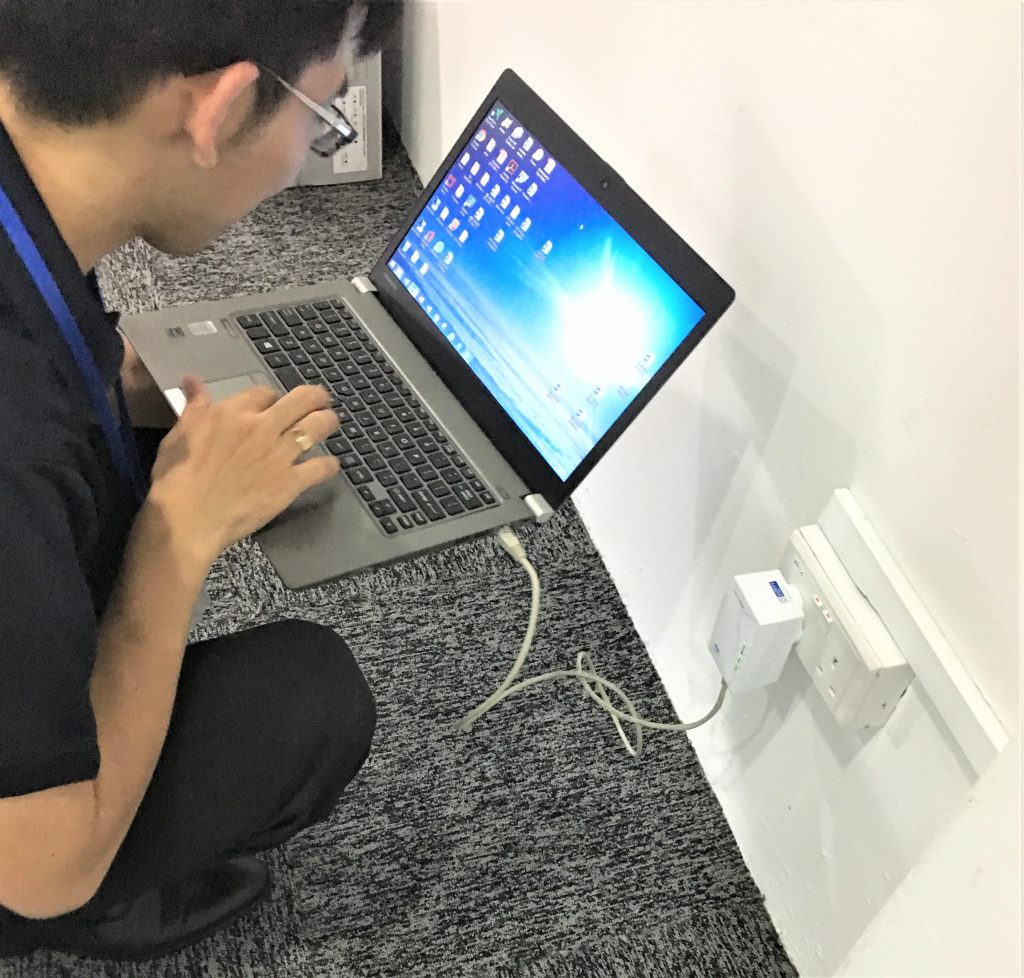 シンガポールで使っているノートパソコンのキーボードが壊れたけど修理や交換はできる シンガポールのパソコン修理はカワテック